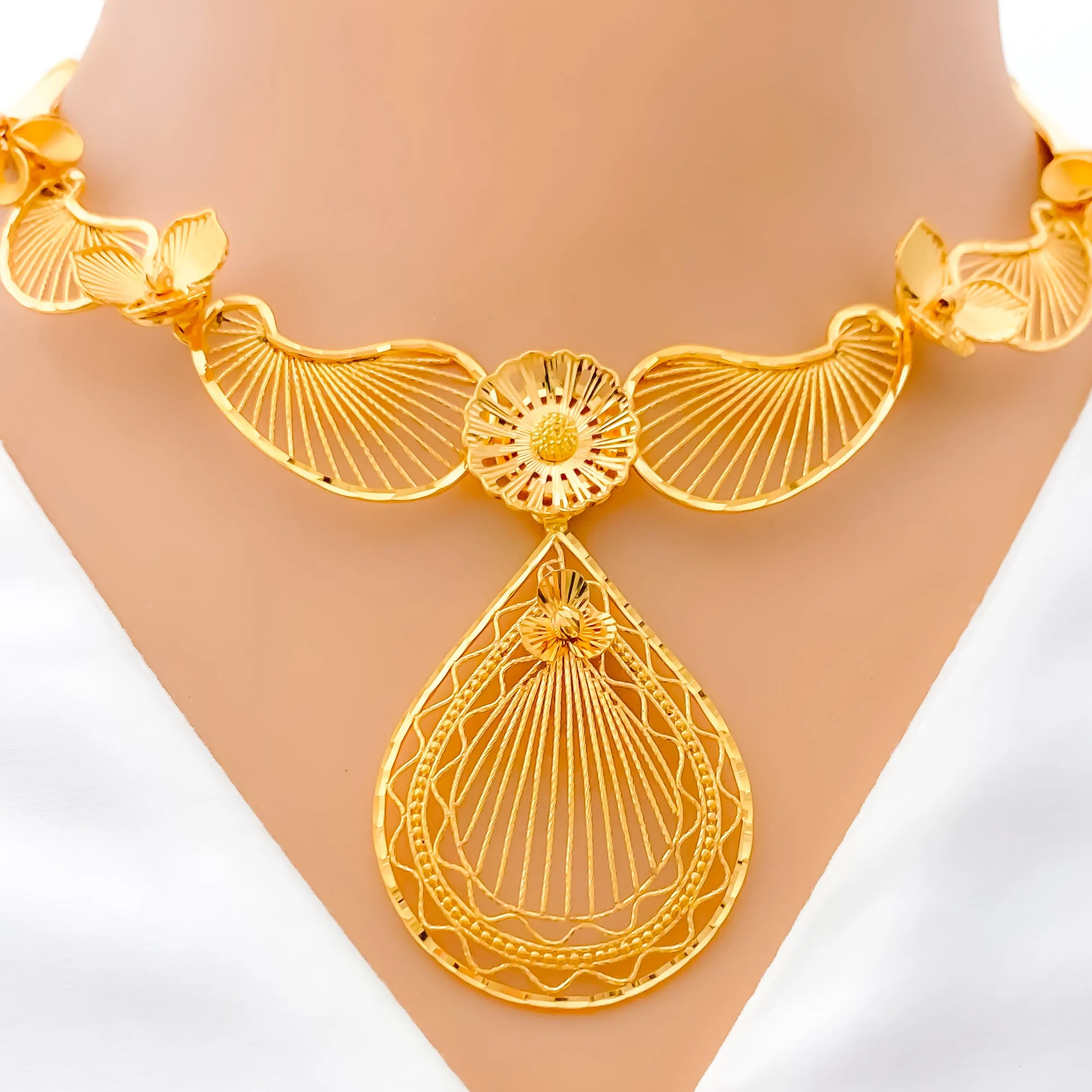 Abstract Floral Paisley 22k Gold Necklace Set